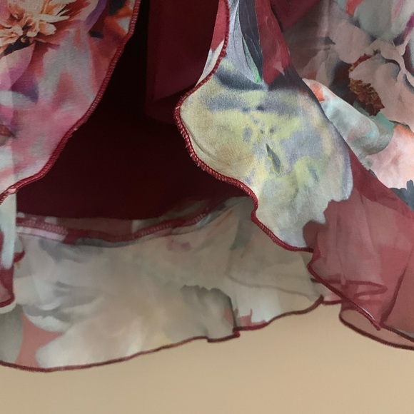 ✨Host Pick✨ Brand new Alannah Hill 100% Silk Floral Skirt Size 6 - Picture 2 of 6